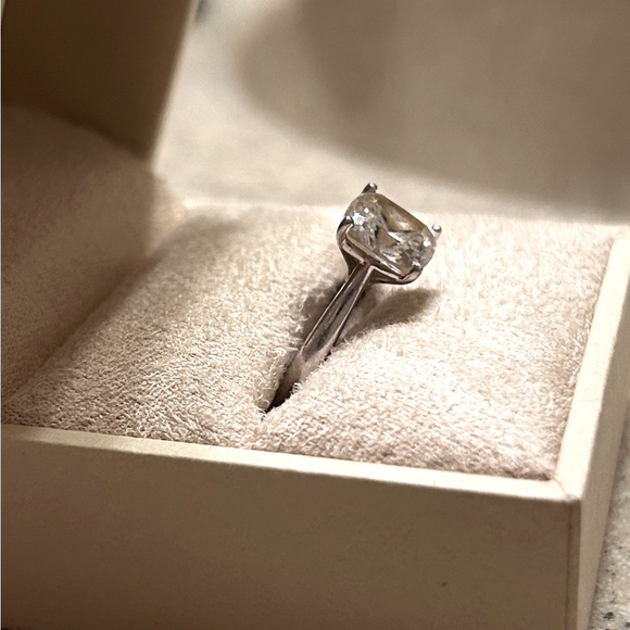 Cubic Zirconia solitaire ring - Picture 2 of 3